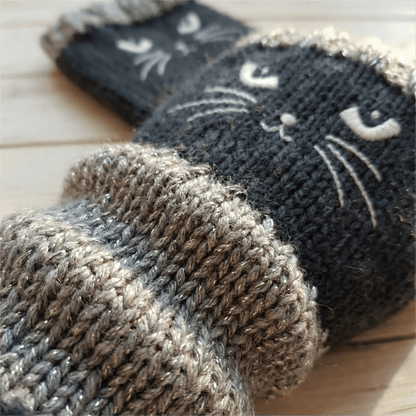 ❄️🐾Cat Knitted Embroidery Fingerless Gloves